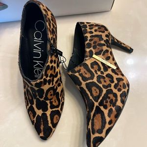 NWT Calvin Klein Leopard half calf heels size 5.5